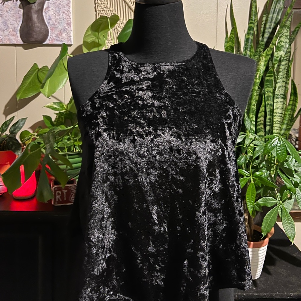 Black Rue 21 velvet tank top. Size small